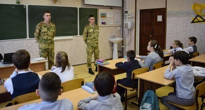 Вице-спикер Госдумы предложил ввести в школах «Часы мужества»