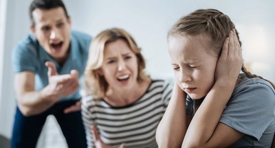 Почему дети грубят родителям и что с этим делать