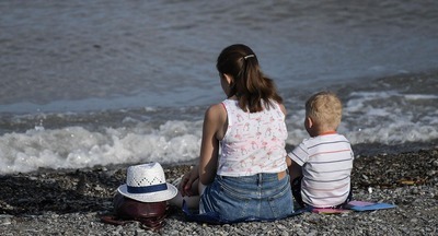 В Госдуме разработали законопроект о приоритетном предоставлении отпусков одиноким родителям