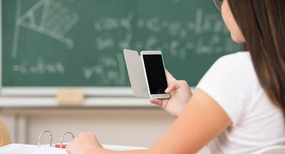 В Таджикистане планируют снять 15-летний запрет на использование мобильных устройств в школах