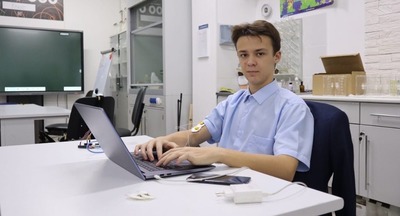 Школьник из Астрахани создал прибор для подавления нервных тиков