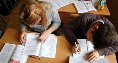 Владимир Путин поручил сократить домашние задания и убрать лишние контрольные в школах