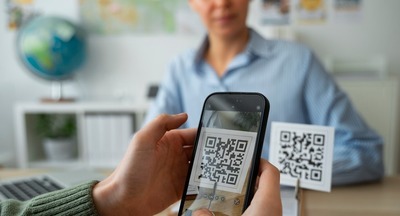 В школах Подмосковья появятся QR-коды для сообщений о травле