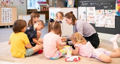 Почему для того, чтобы хорошо учиться в школе, ребенку важно много играть в детстве