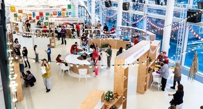 Рождественская ярмарка и световое шоу: как провести каникулы на новогодней площадке на Воробьевых горах