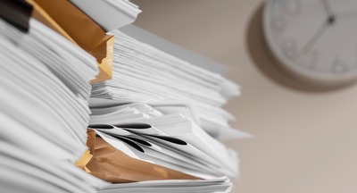 Владимир Путин поручил сократить «бумажную нагрузку» на врачей и педагогов Владимир Путин поручил сократить «бумажную нагрузку» на врачей и педагогов