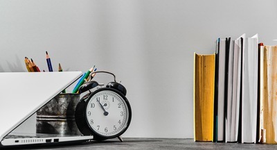 Кравцов сообщил об увеличении количества часов на изучение истории в школе