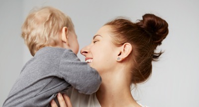 Родителям в декрете предложили бесплатно предоставлять услуги нянь и клининга